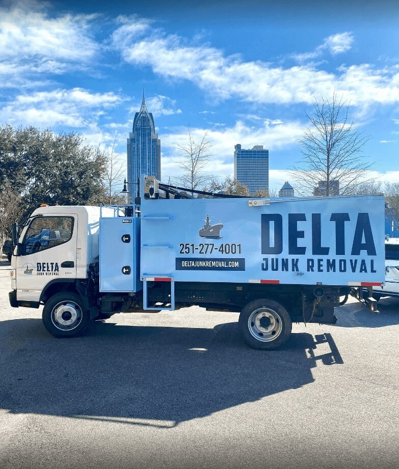 Delta Junk Removal truck loaded with household junk on the Gulf Coast, Alabama